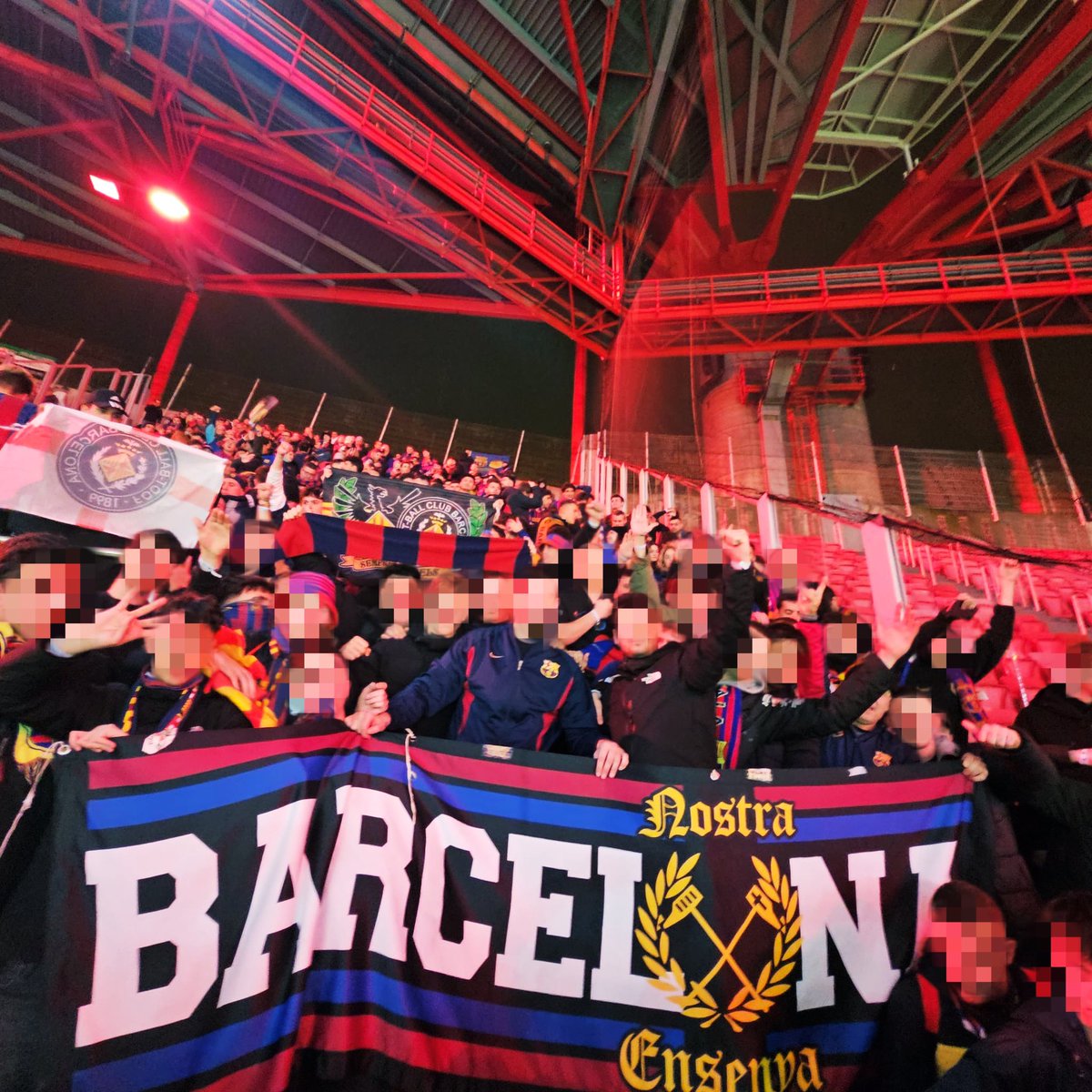 NOSTRAENSENYA's tweet photo. Victòria apoteòsica! Priva i anima!!!

#NEontour #MaiCaminaràsSol #SempreBarça #UCL https://t.co/S3annwxpXv