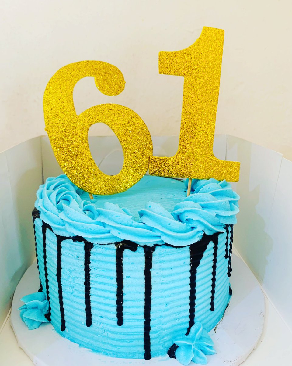 bxnmi's tweet photo. Hi guys🤗 I bake the yummiest and moist cakes in Lagos. Please patronize me. I deliver anywhere in Nigeria https://t.co/JUCma9Mdyq