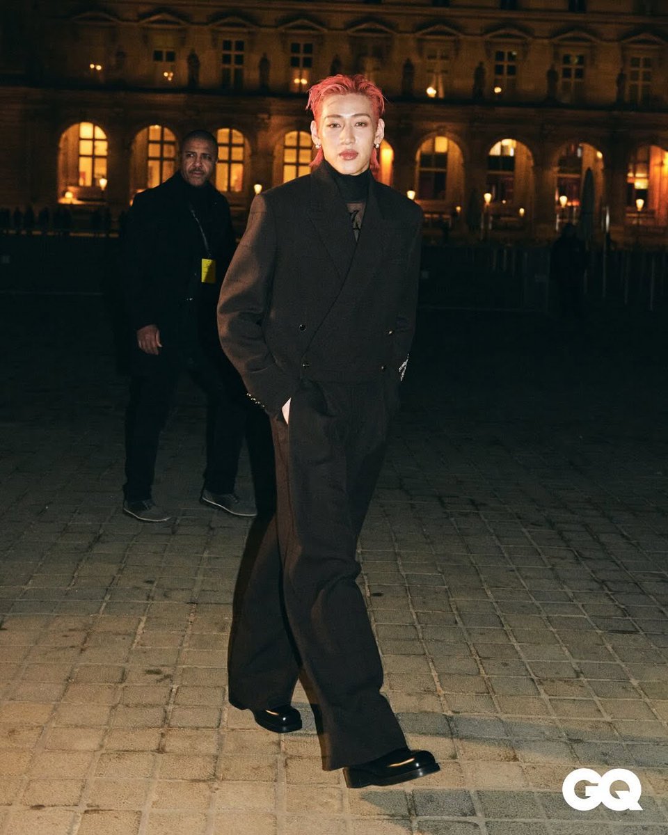 lessencestudios's tweet photo. BamBam attending the Louis Vuitton Fall/Winter 2025 Menswear show at Paris Fashion Week.

#BamBamxLVMenFW25 #LVMenFW25 https://t.co/lTc6LP16DZ