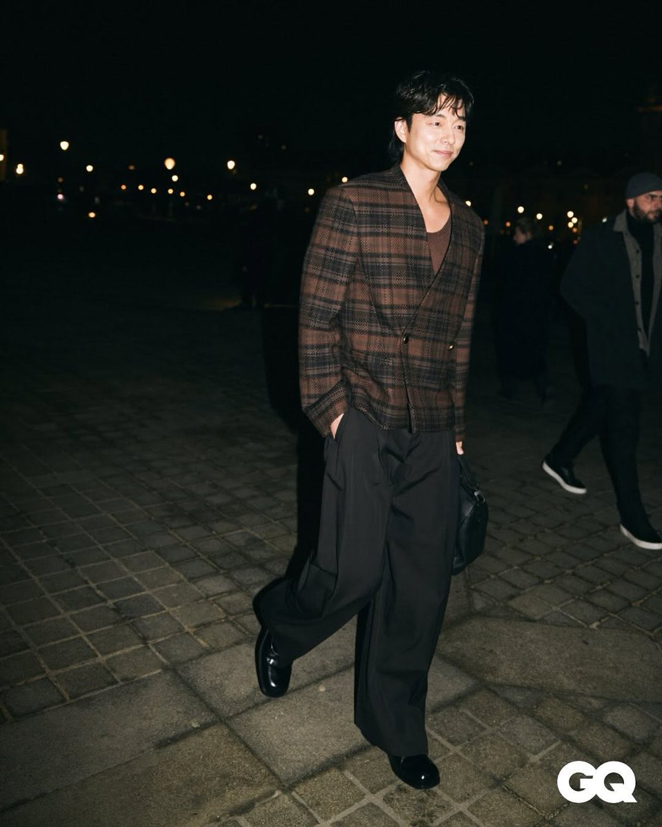 gongyoo_ni's tweet photo. 🖤🤎✨

#GongYoo https://t.co/P0bY7MZRw6