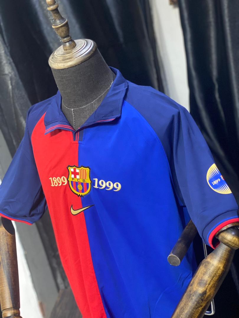 juran_pixels's tweet photo. VISCA BARCA 💙❤️🥶
BARCELONA RETRO AND NEW SEASON KITS AVAILABLE.
Retro: 25k with customization.
New kits: 18k with customization. #barcelonalive #ViscaBarca https://t.co/QkqP9B3tMG
