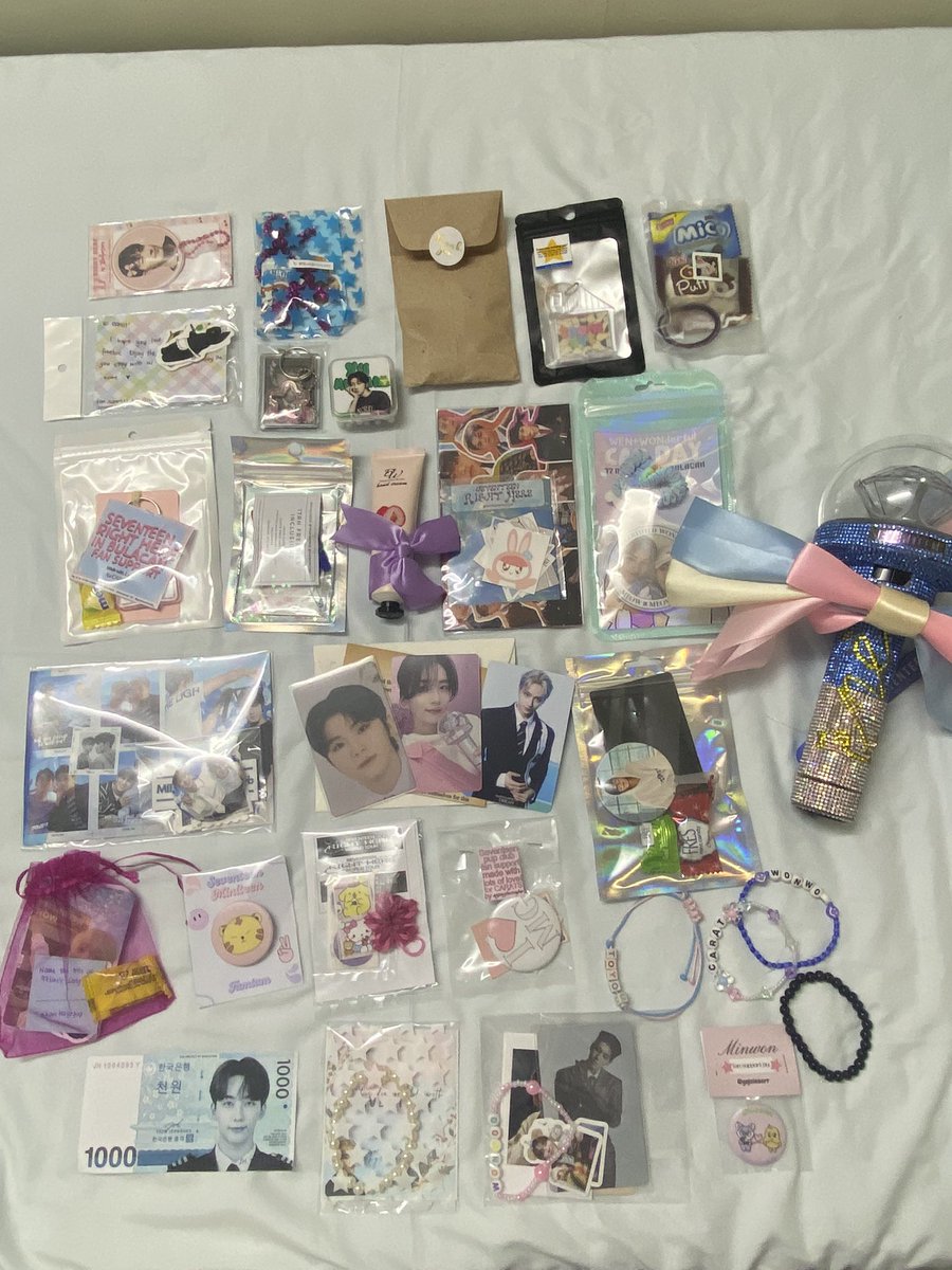 _baewon's tweet photo. thank u to everyone who traded and gave us freebies during day 1 and day 2 of 17RH in Bulacan 🤍🤍 heart is full of gratitude and love https://t.co/fIMfUiB843