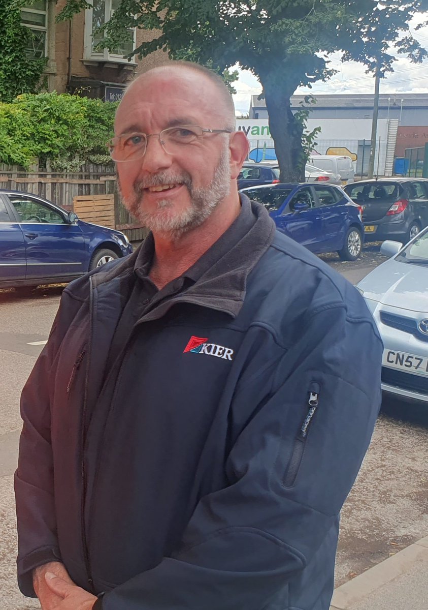 MickBrown3's tweet photo. While out in Gravelly Hill with the KIER team looking at the drain they had recently "unblocked' pleased to catch up with the team from @BhamCityCouncil out helping to keep our area clean.
#CleanStreetsMatter https://t.co/T8BMqVPaxh