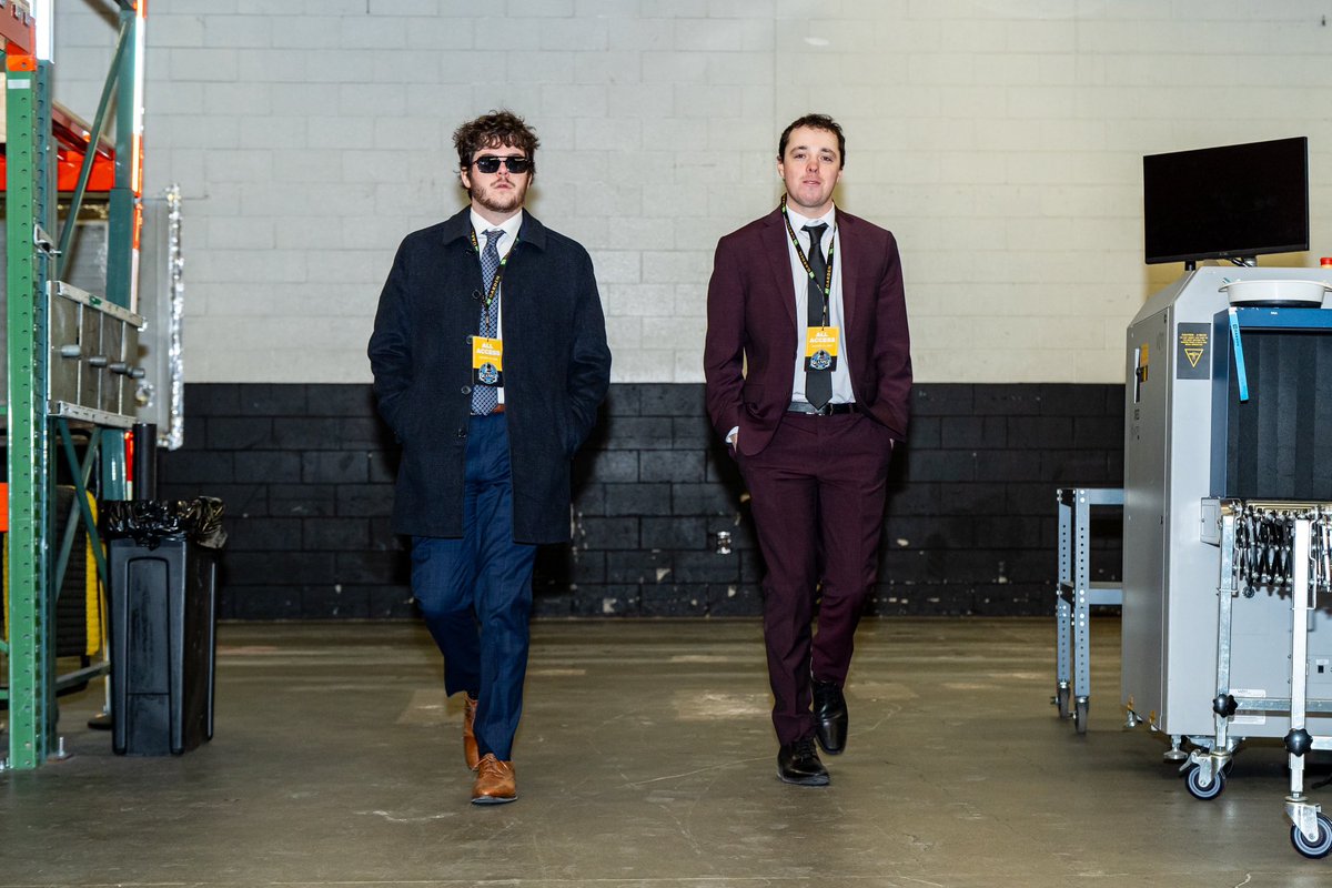 claytonholbroo's tweet photo. On site for the Beanpot! https://t.co/ZJXwY5QsHr