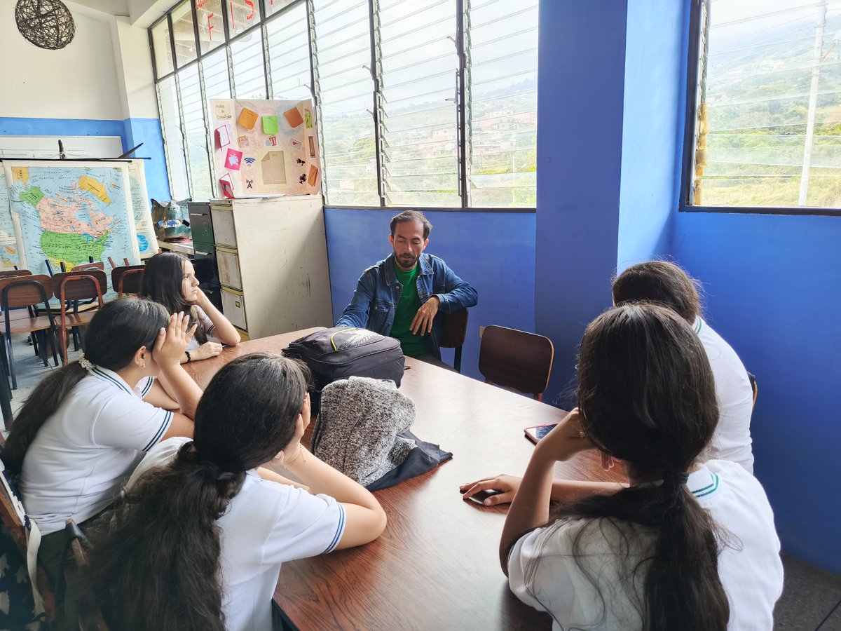 Complejo Educativo Mariscal Antonio José de Sucre tweet media