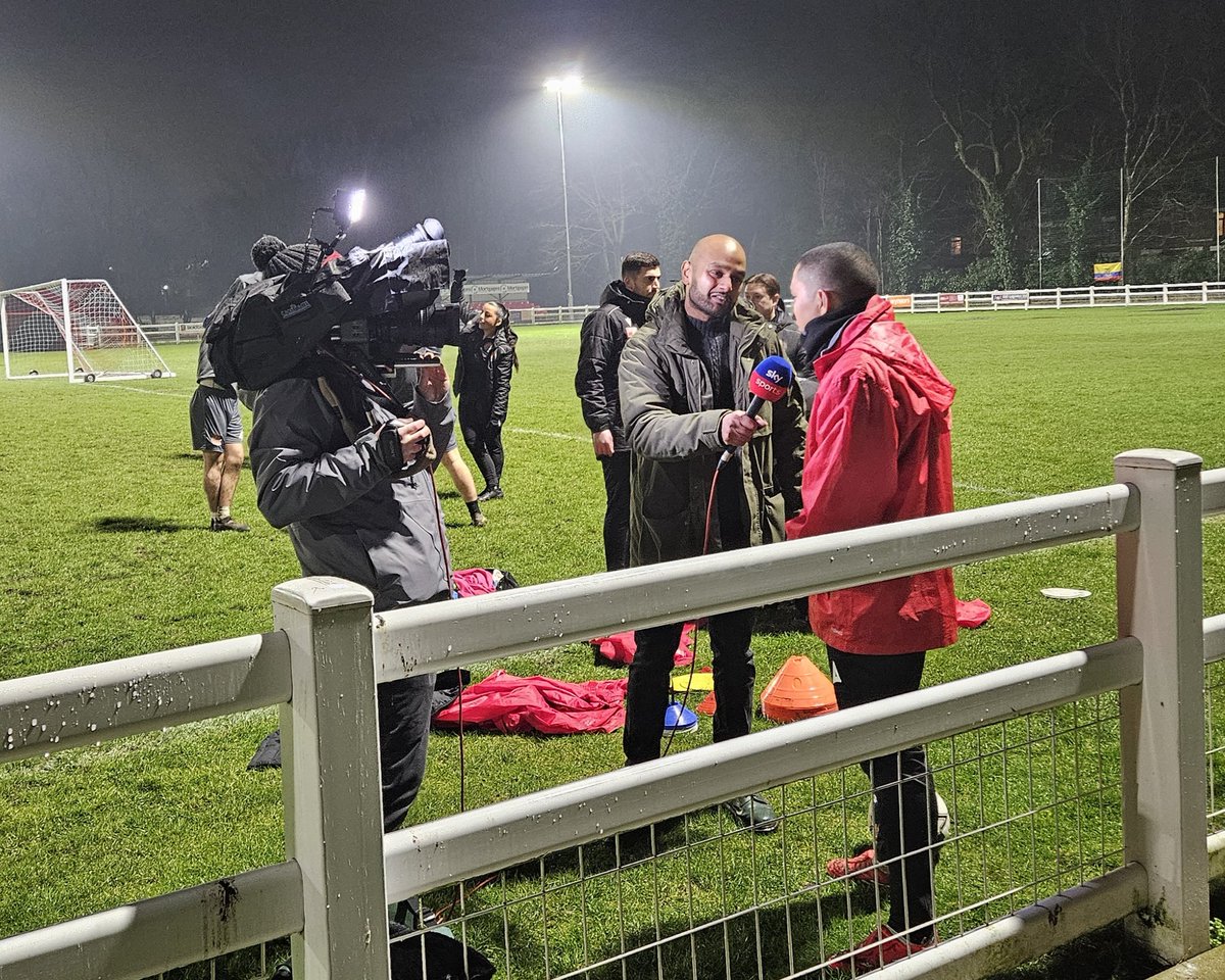 It's been some night for our Head of SMS Pro Soccer <a href="/northernpromise/">Mark Hayes</a> 🎥👌🏻

Our assistance in FC St Helens signing ex EPL &amp; La Liga star Jefferson Montero has made all the headlines &amp; Sky Sports came down to film, including also their darts captain Stephen Bunting!!

#SMSProSoccer