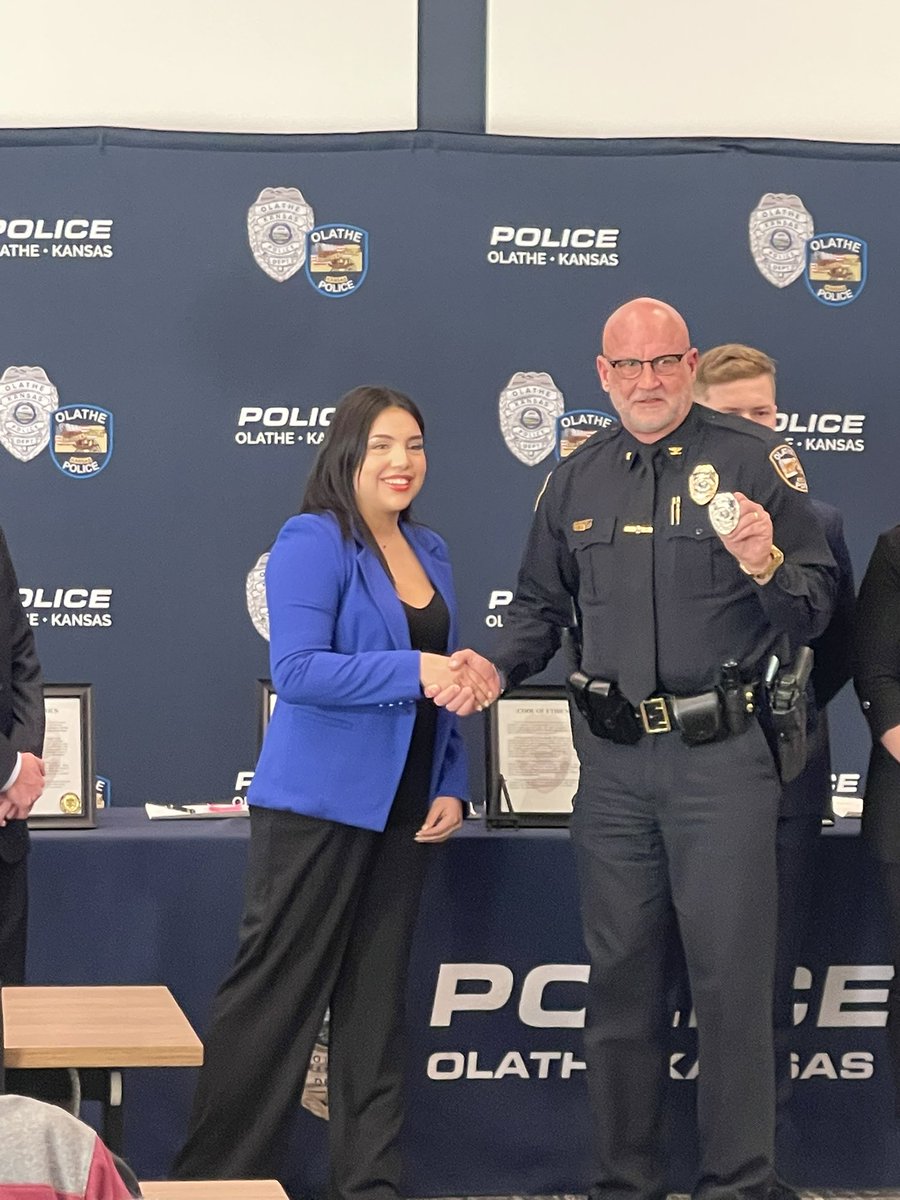 OWPSAcademy's tweet photo. It’s official, we have our first alumni @OlathePolice Officer! Congrats to PS Class of 22’ Alumni Officer Jacqueline Rodriguez. Jackie was sworn in and took the oath of office today! We
Are So proud! #badge902 @OlathePathways @Olathe21st @MaBlackOW @OWNovacekOWLS @OlathePolice https://t.co/icw5VXZu13
