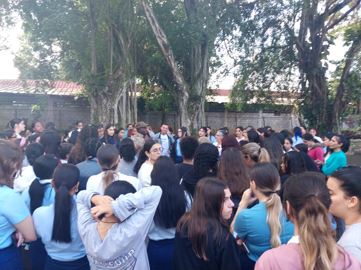 CDR_Boyeros's tweet photo. El municipio de los CDR de Boyeros, apoyando a las FAR en la inscripción de los jóvenes nacidos en el 2009 para incorporarse al SMA en defensa de la Patria.
@DiscipuloFidel
@MinfarC
#CDRCuba #CDRHabana #LaHabanaViveEnMi #VerdeOlivo #SomosContinuidad https://t.co/GpXJLnPXbd