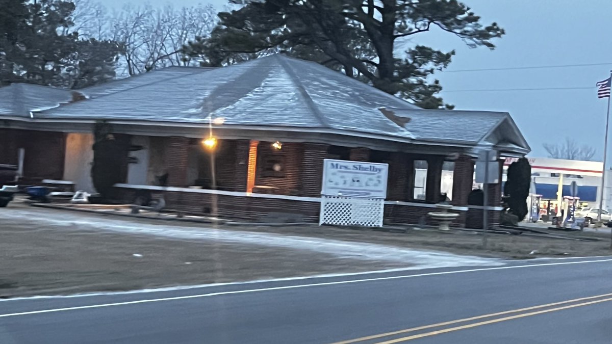 _Jon__Smith_'s tweet image. @ryanhallyall Snow starting to fall in Whiteville NC….. about 40 miles west of Wilmington NC