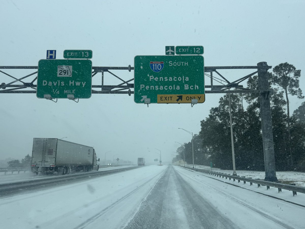 DWPhotographed's tweet image. Historic.
Snowfall in front of the exit sign headed to Pensacola Beach, FL. Suspended above a snow covered interstate.
A snow event like we may never see again in our lifetime. Remarkable.
Have fun, stay safe, and enjoy this moment.