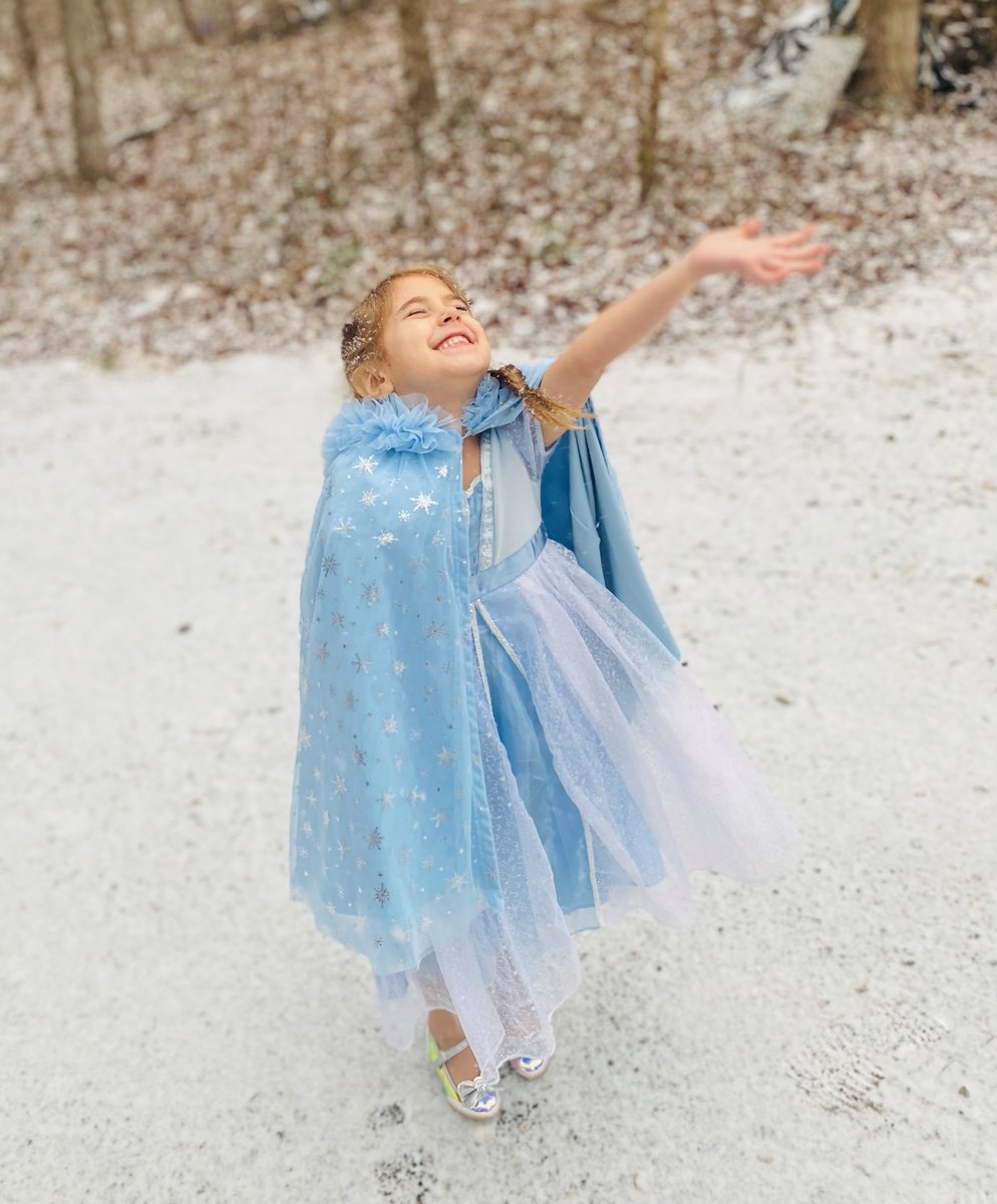 FOX5Atlanta's tweet photo. Little Elsa came to Sharpsburg GA #fox5snow https://t.co/2JKWB3xtqA