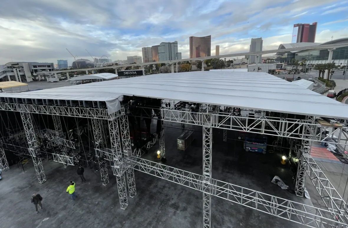 United Staging tweet media