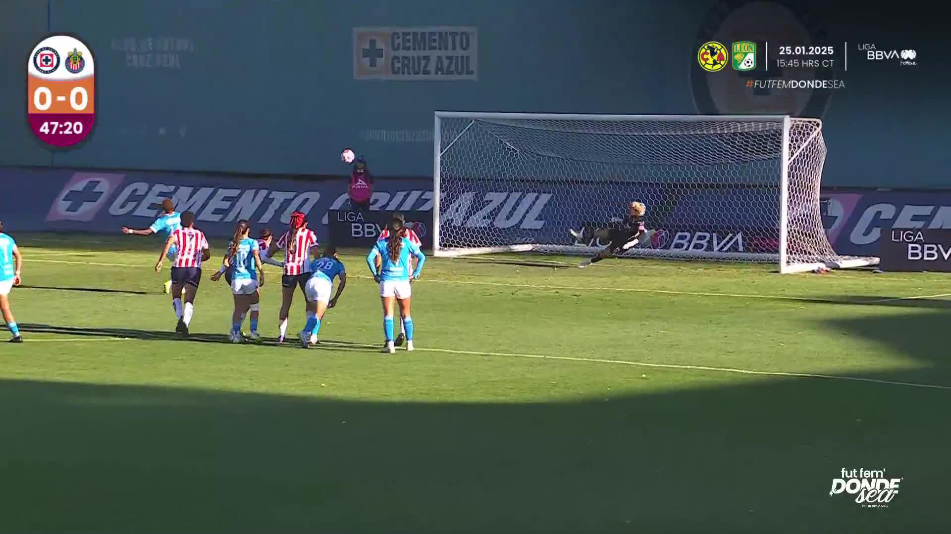 😱 Falló el penal para @AzulFemenil . 😱YouTube:  I #SomosDesafiantes ⚡️