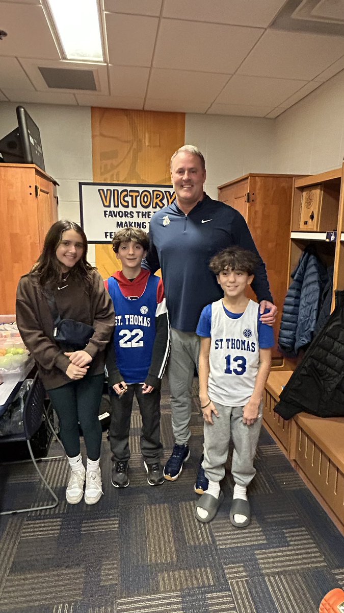 SandhyaGraves's tweet image. They had a blast @MUKnights! #ourvillagemytribe #st_thomas_indy46