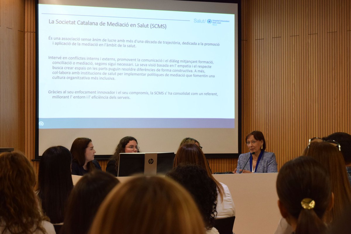 HospitalReus's tweet photo. #DiaEuropeuMediació 💬 Xerrada “El futur de la mediació en Salut” a📍 l’@HospitalReus, amb la @maite_matas de @MEDIACIOENSALUT, l’Anna Trujillo, la Júlia Pons i la Judith Muntada de l’Assessoria Jurídica de Salut Sant Joan Reus-Baix Camp.

🔗 https://t.co/a0IhXD9teg https://t.co/Lim4lBmMDR