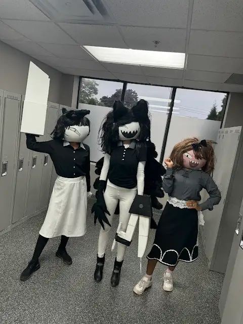 FPESchool's tweet photo. "We look so fucking cool"

"Circle, what the hell did you put in my coffee"

∆: "Heh, I feel D-I-V-I-N-E" https://t.co/54ZC6rP68Y
