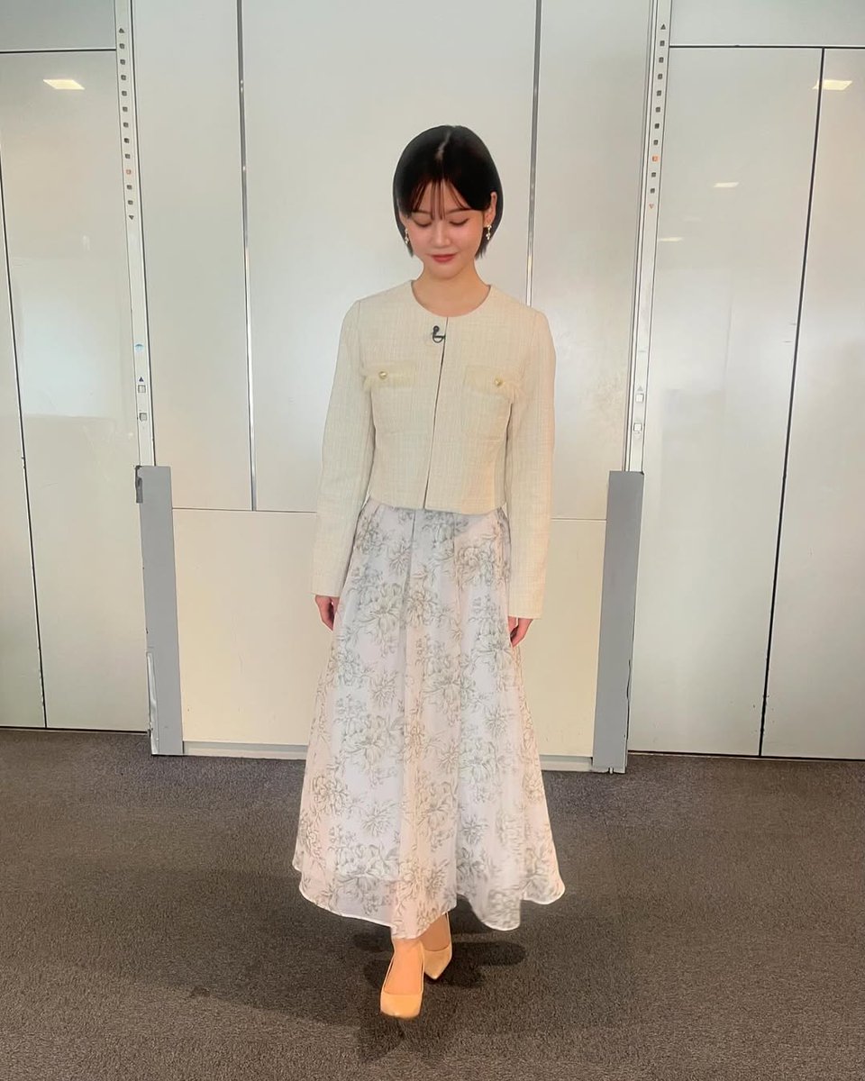 onriedo16's tweet photo. #Repost @nakahara_minami 
——
アド街👗

①jacket＋skirt #swingle
②blouse+skirt #YECCAVECCA
③Knit＋skirt #LILIANCARAT
boots #kanematsu
④one-piece＋jire #LADYMADE https://t.co/vnwnYVXEZY