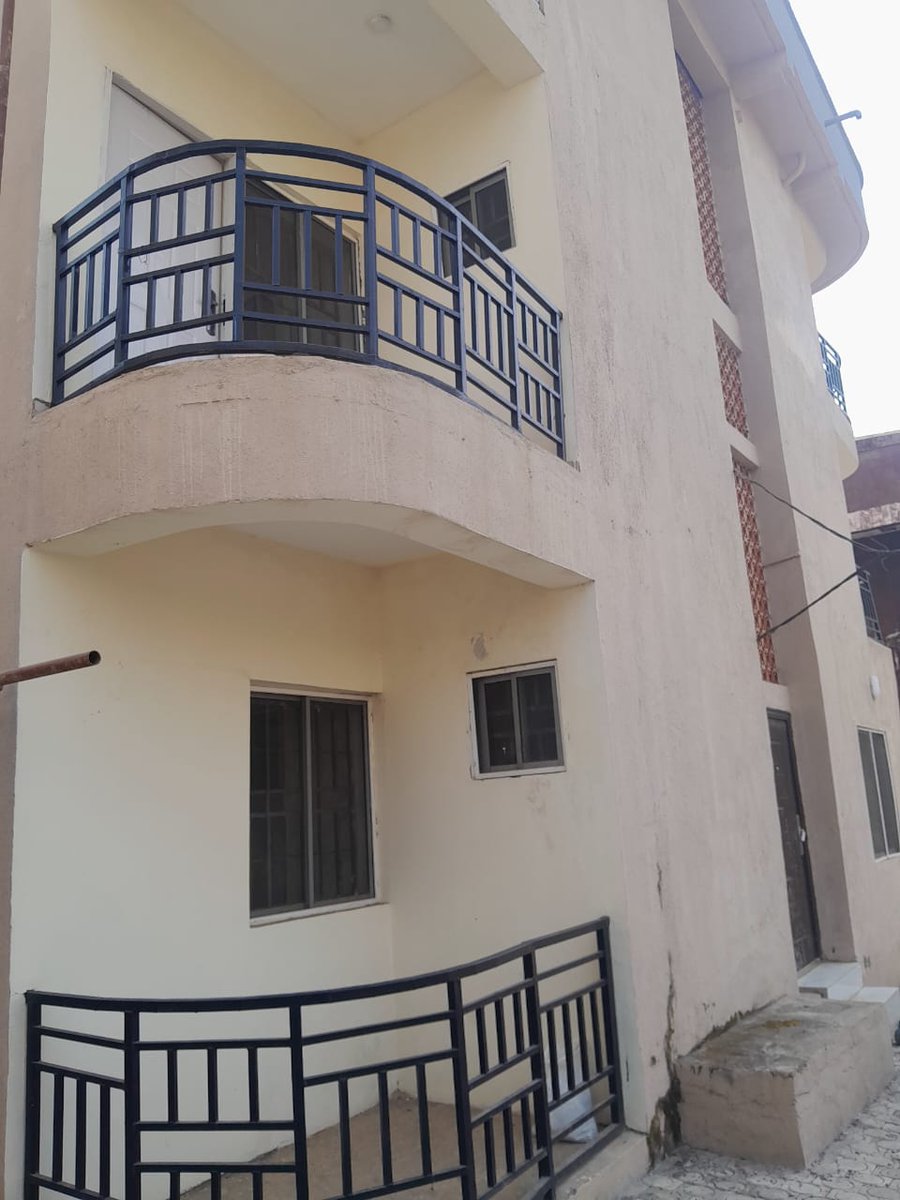 zuntu_abba's tweet photo. *JUST OUT FOR RENT* 🔥🔥

Building of 17 BedRooms all ensuite with kitchens in the same compound in the heart of Wuse zone 2.

👉🏻 Two units of 1 bedrooms
👉🏻 Two units of 2 bedrooms
👉🏻 One units of 3 bedrooms
👉🏻 two units of 4 bedrooms 

 Wuse zone 2, Abuja

Price 30M
08067572039 https://t.co/taLmheSmqC
