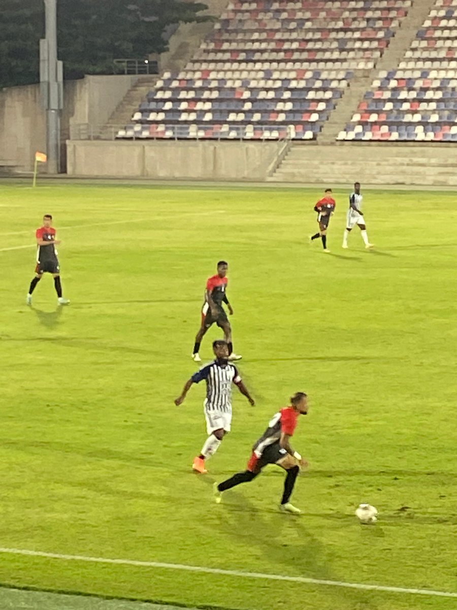 🇻🇪¡'CARIACO', EL CAPITÁN DE JUNIOR! 

🔥El venezolano tiene la cinta en el equipo de César Farías

👀¿Tiene lo necesario para ser el líder del 🦈?

👉 ¡ESTAMOS EN VIVO EN youtube.com/live/cQ_zihBXc… !