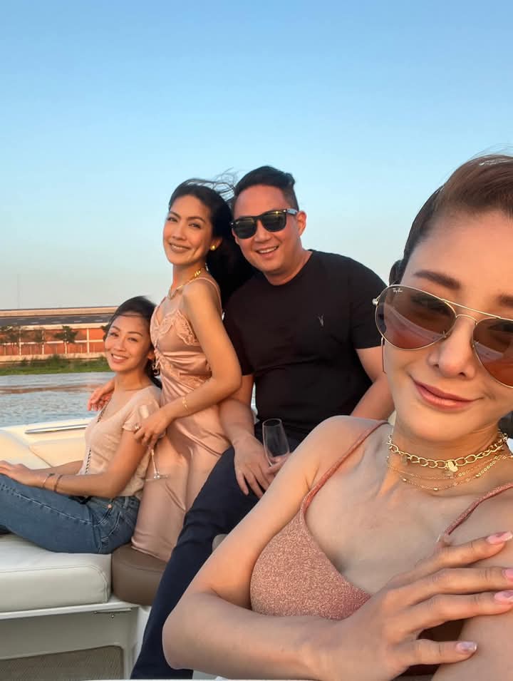 hold24252's tweet photo. พี่โมฉี่ท้ายเรือได้ไงครับคุณ เขานิสัยเหมือนผู้ชายก็จริงแต่เขาเป็นดารานะครับคุณ คิดนิดนึงนะครับ ผู้ชายในเรือ เขาก็ไม่สนิทกันเลย  #แซนวิศาพัช #แตงโมนิดา #แตงโมภัทรธิดา #แตงโมต้องได้รับความยุติธรรม #แตงโมต้องไม่ตายฟรี https://t.co/Jn26e9JRgs