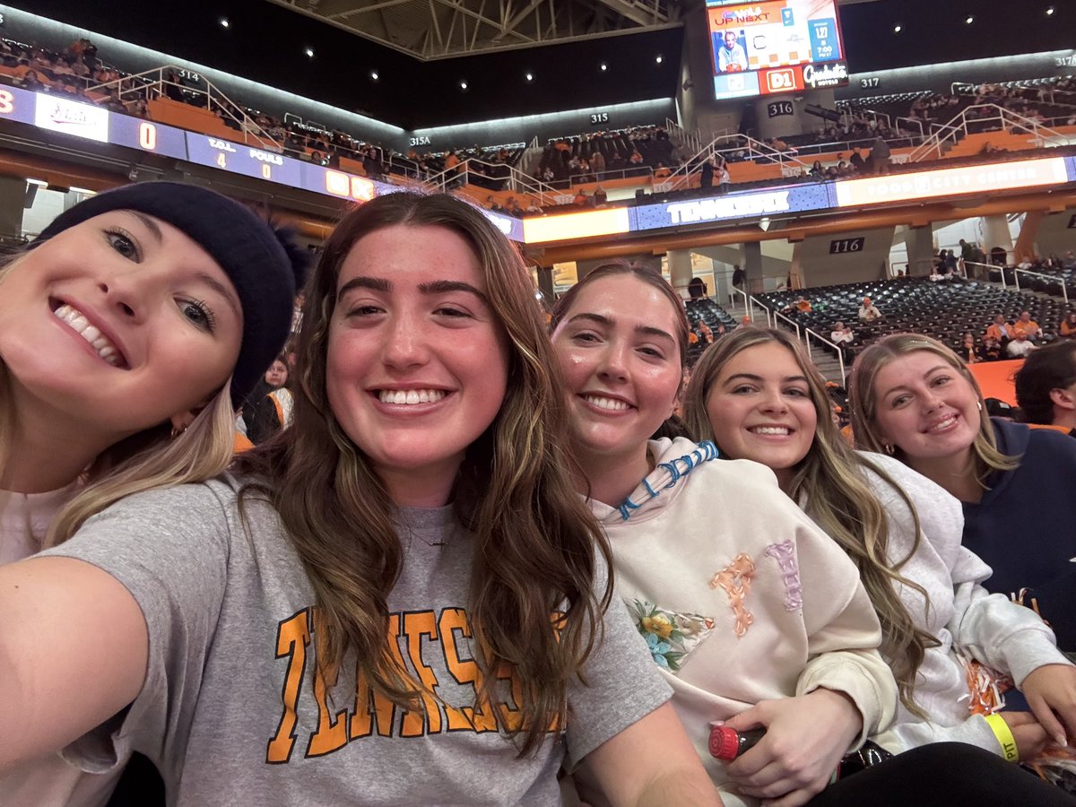 GraceBelden's tweet photo. #GOVOLS https://t.co/TBgmDEetYc
