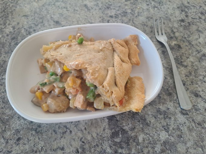 jennison_elsa's tweet photo. 🎵 Who made a Pot Pie? 🎵

🎵 I made a Pot Pie🎵 https://t.co/f8SeSp6nv9