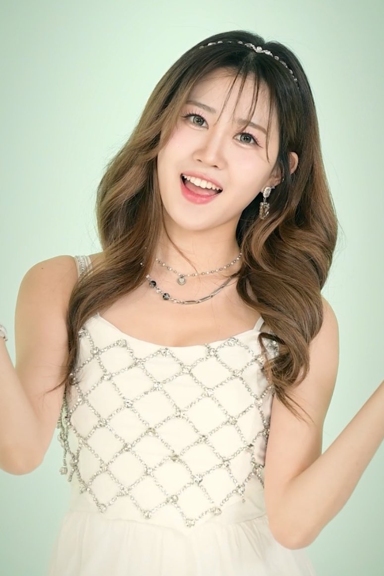 Ara’s birthday is coming soon!
Is there any recommendation hashtag for her birthday? Kindly reply below! ❤️

Although she is on hiatus. Hopefully through our tags, she can see how much ONLY:1 loves her! ❤️