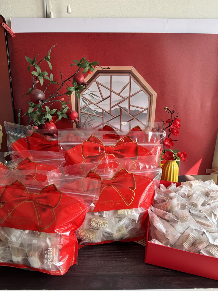 Ngập đơn bánh Tết.
Mệt nhưng mà vui.