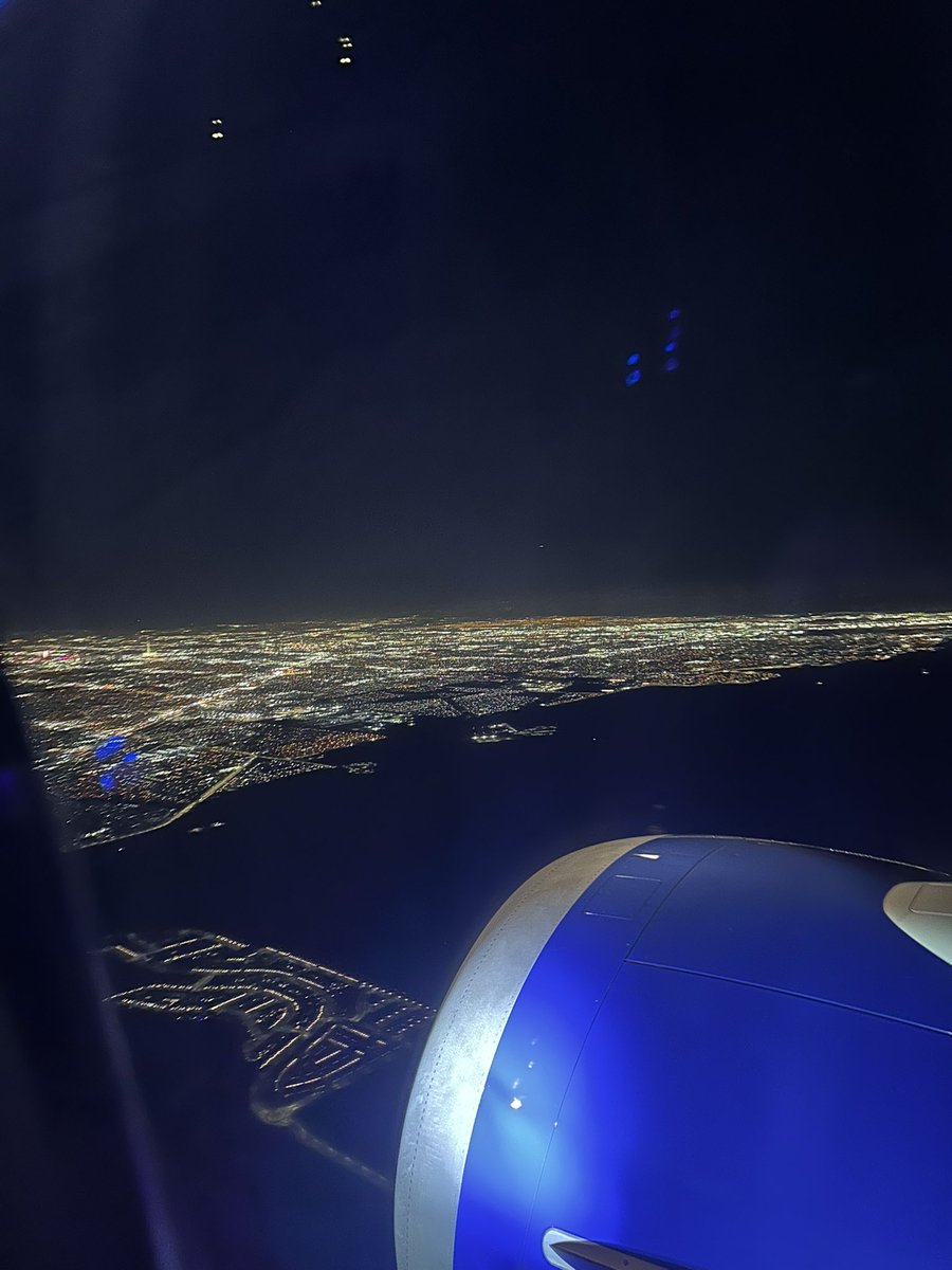 Zack_Tretheway's tweet photo. I had a nightmare experience on my most recent Southwest flight. 

I was looking forward to a nice relaxing vacation for the weekend. 

What happened next will haunt you🧵 https://t.co/YkFGeudRNW