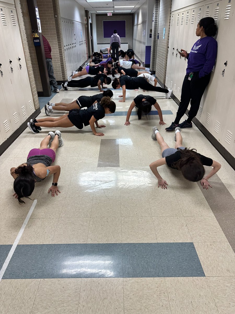 NNGirlsTrack's tweet photo. First day of IHSA track and field!!!! https://t.co/TLFlqOCPIp