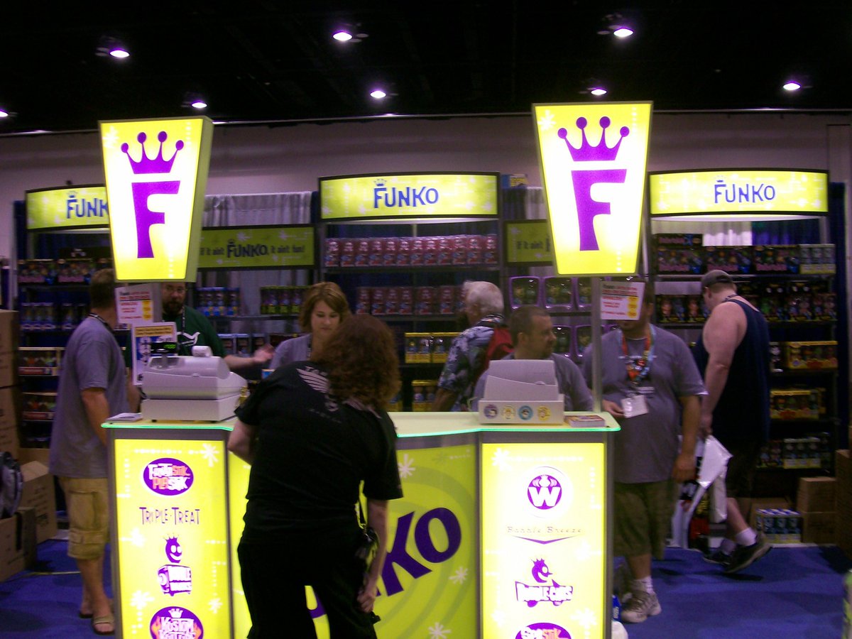 DisplayGeek's tweet photo. Funko Booth at SDCC circa 2010 

Were you there? What's the first year you got to experience a #Funko booth at a con? 

#FunkoPops #ComicCon #FunkoForce #FunkoHistory https://t.co/y3Urw5gdzg