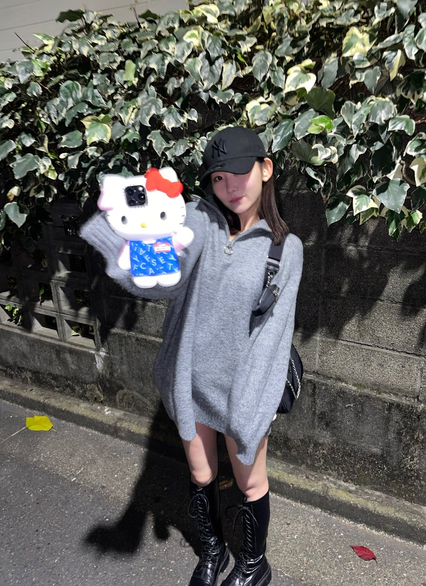 最近お気に入りのでかでかキッティちゃんケース
もはやお人形並にデカいし重い🫠可愛いでしょ~ https://t.co/dh7k4uxc51