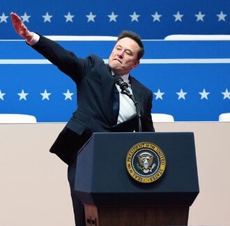 POST-NAZIS WESTERN DEMOCRACIES

“MAKING itself INTELLIGIBLE IS SUICIDE for PHILOSOPHY .” 
(Martin Heidegger, Nazi scholar 👨🏻‍🎓) 

 📸 <a href="/nytimes/">The New York Times</a>
nytimes.com/2025/01/20/us/…