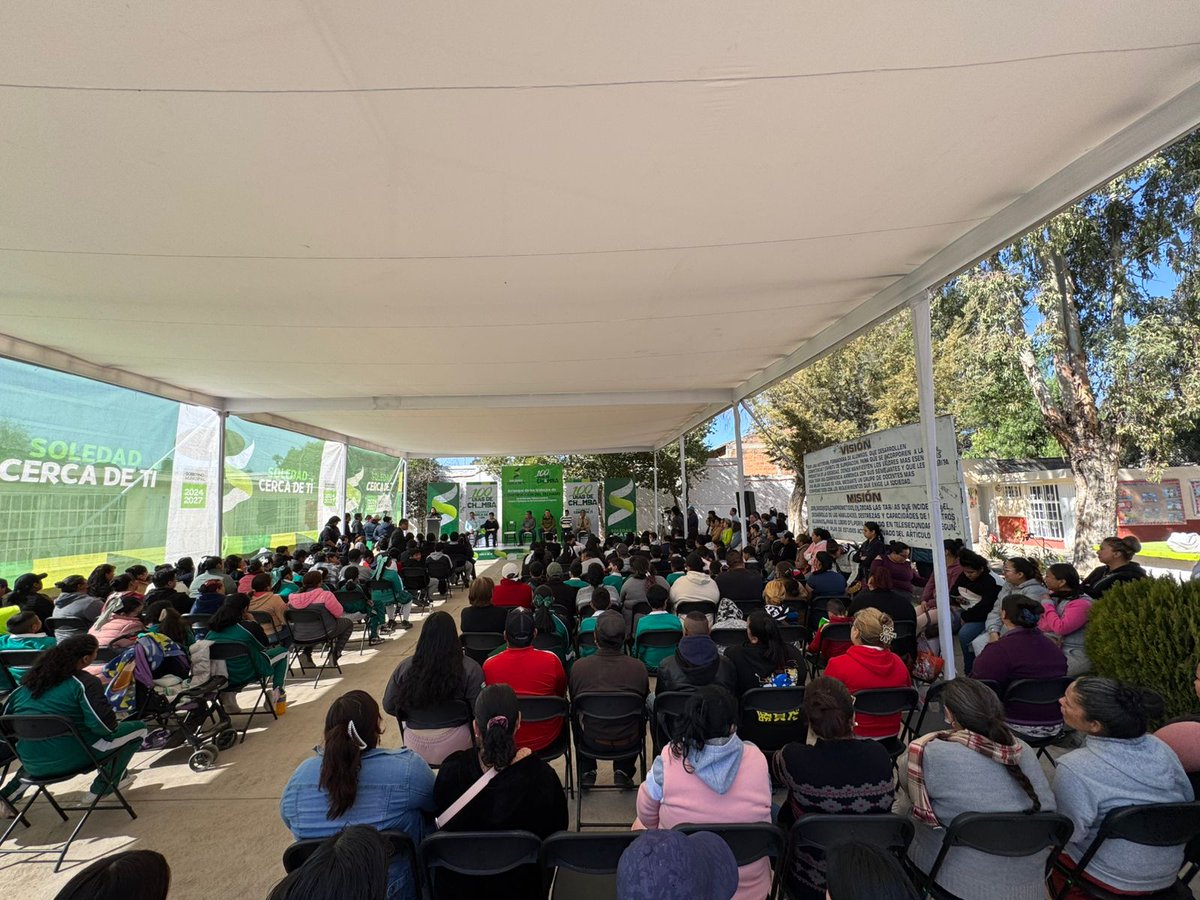 lfernandogamez's tweet photo. ➡️ Hoy acompañamos al Alcalde @jmnavarromx al arranque de obra del techado de la telesecundaria en la comunidad de El Zapote.
Esta obra refleja el compromiso del @MunicipioSGS para seguir apoyando la educación en el #Distrito09
#CercaDeTi ✨️💚 https://t.co/HdB96n35X7