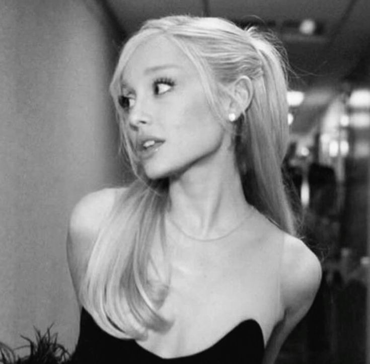 sunshinejrg's tweet photo. buscando mutisss♡
         he/him || 19♡

busco mutis para ser amiguitos jiji

         #kpoptwt #stantwt 

♡ ults: bp, skz
♡ no kpop: ariana grande, sabrina carpenter (+)

    ♡ fb a todos, menos swifties lol

↻  +  ♡︎  = mutis ^^ https://t.co/I2mBI9lWFy