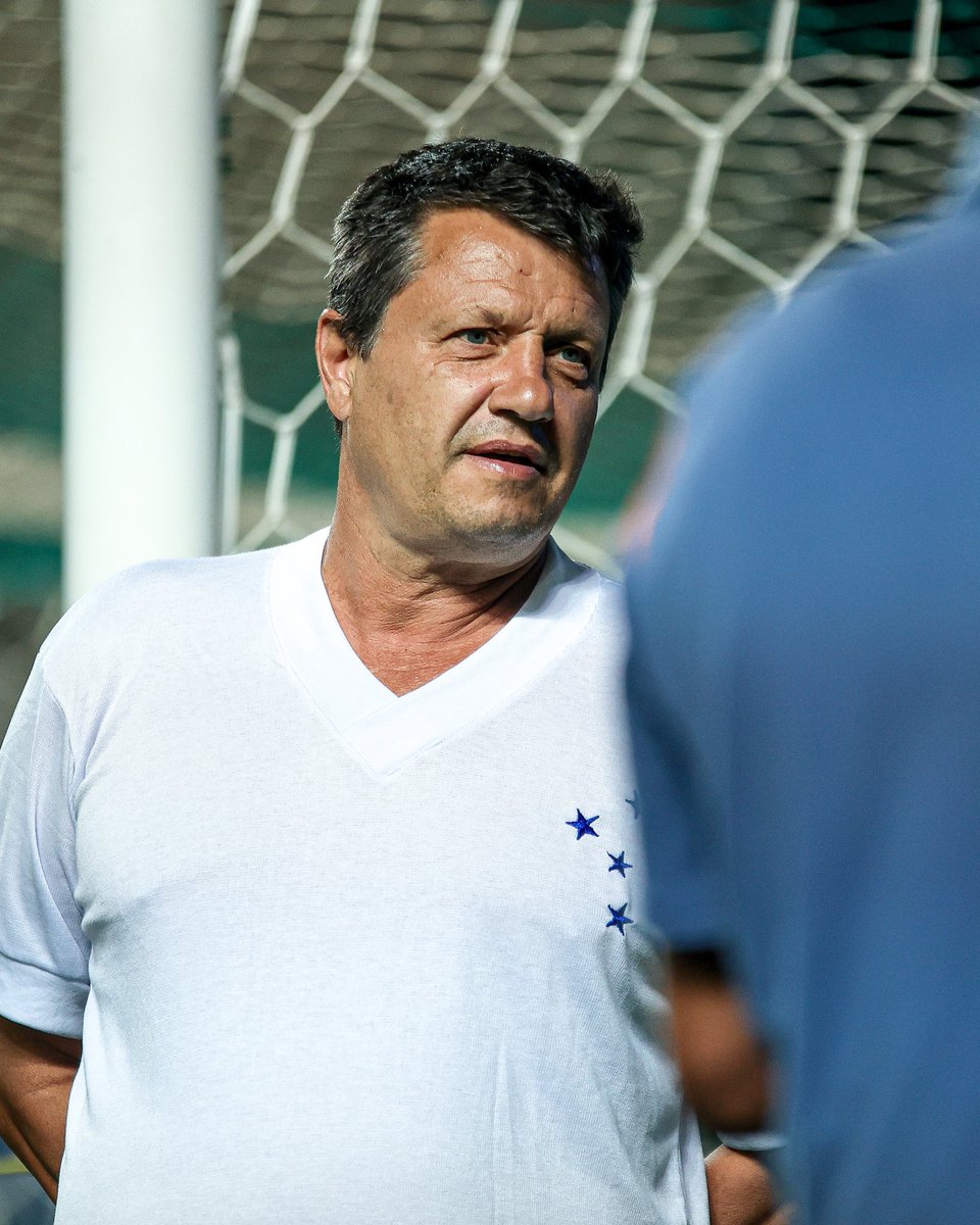 CriasdaToca's tweet photo. Rapaziada, Adilson Batista seguirá no Cruzeiro. Está feliz no clube e seguirá trabalhando em prol do melhor para a raposa. #CriasDaToca 

📸: Gustavo Martins/Cruzeiro https://t.co/Ec1DjmHpfk