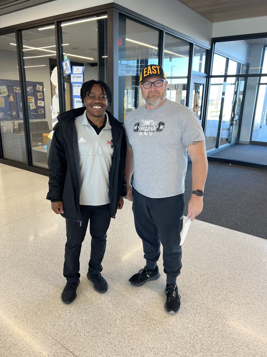 GriffFootball's tweet image. Thank you to @tyboles3 &amp;amp; @NIU_Football  for stopping by Gretna East today to see what’s being built #BrickByBrick  #StrengthandSpeed