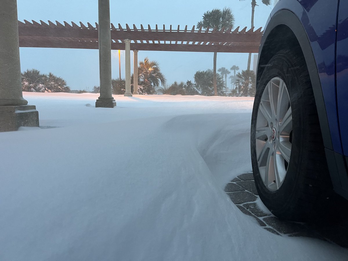 LorraineEMT's tweet photo. Insane amount of snow on Pensacola Beach, FL 🥶 https://t.co/GGBTHbJnI1