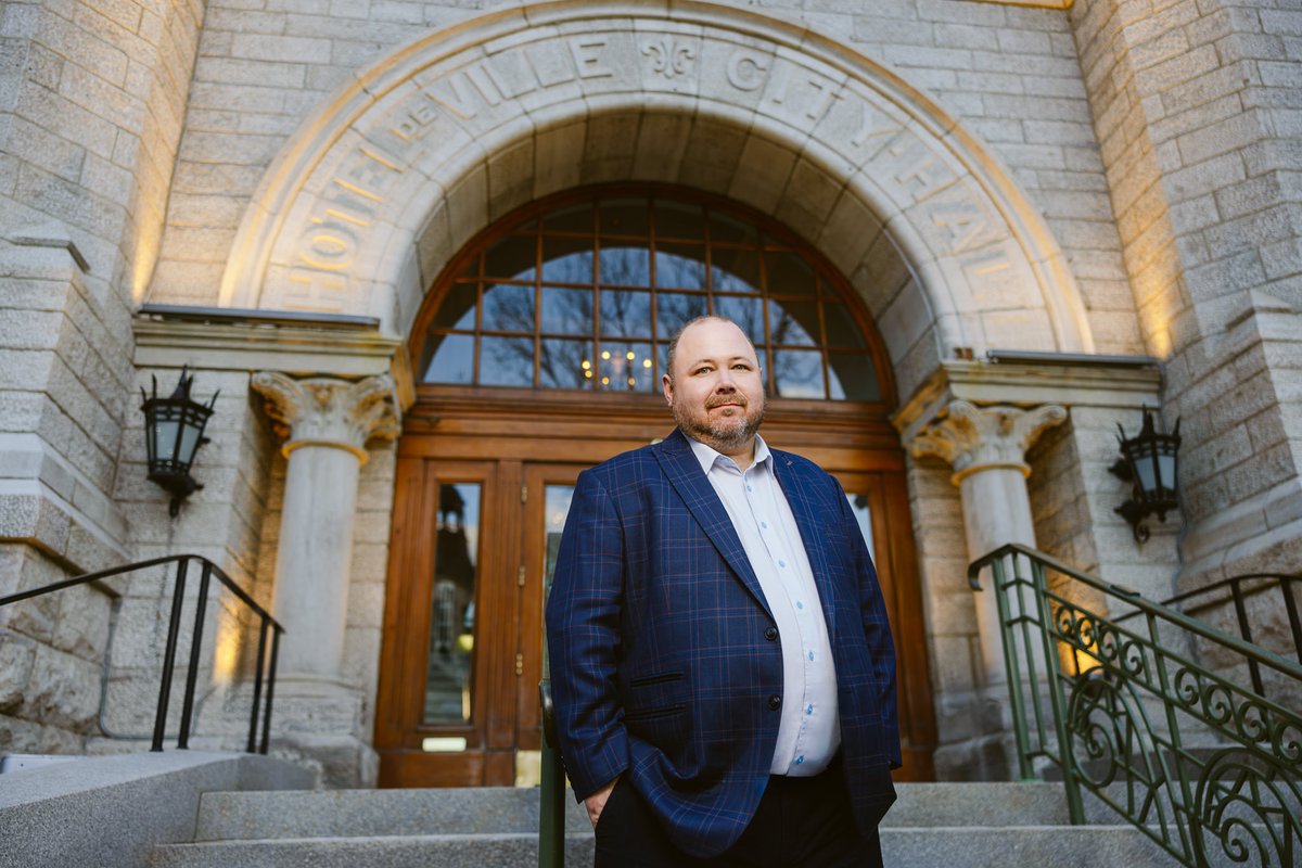 C’est officiel : je serai candidat à la mairie de Québec.

"Ce n’est pas au citoyen de se compliquer la vie pour avoir des services. C’est à la Ville de le faire." 
#Villeneuve2025 #Québec #Québecdabord2025 #LaVilleFacile <a href="/quebecdab/">Québec d'abord | Opposition officielle</a>