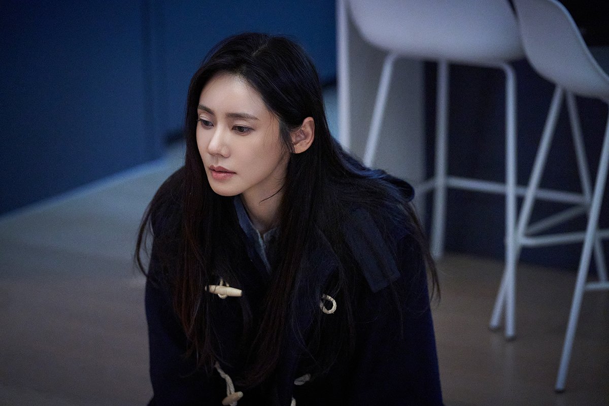 choo_inggum's tweet image. #추자현, 김혜수와 팽팽한 대립각…'트리거' 특별출연 '시선 강탈'

인물들 간의 갈등이 커지기도 하는 와중에 미스터리한 인물 ‘조해원’(추자현)의 등장으로 사건이 어떤 변곡점을 맞이하게 될지 시청자들의 호기심을 자극할 예정이다.