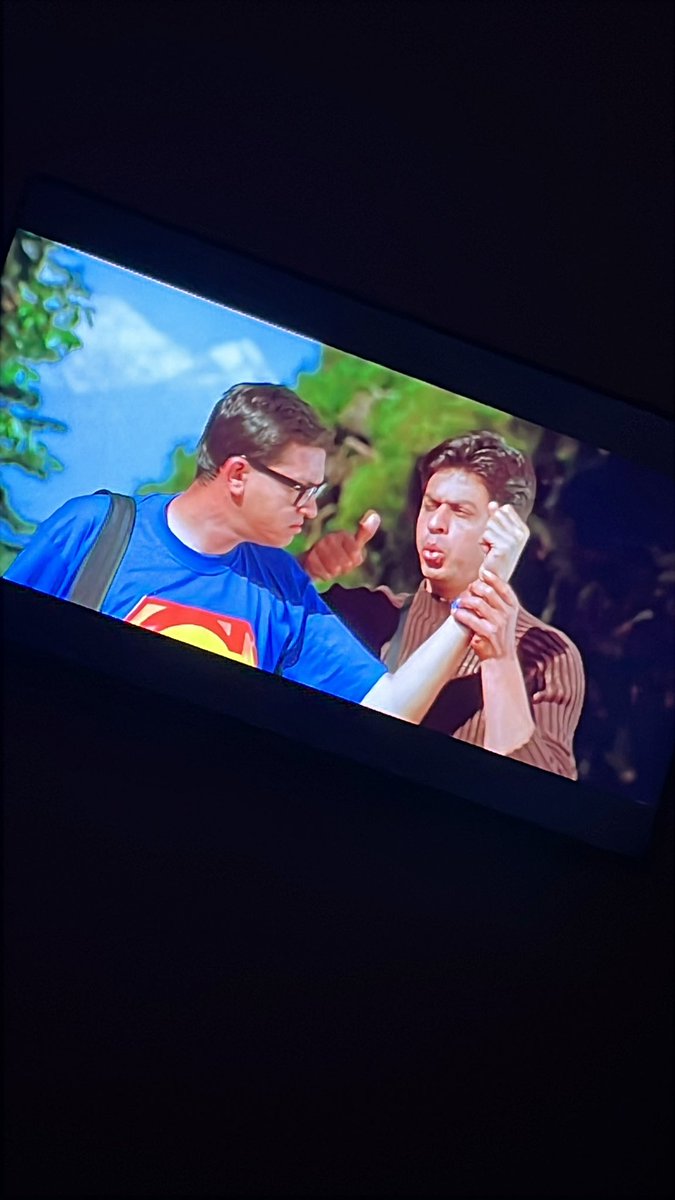 um0977999's tweet image. Kehne ki ho dil main koi baat 
mujhse kahooooo.
#mainhoonnaa
#shahrukhkhan