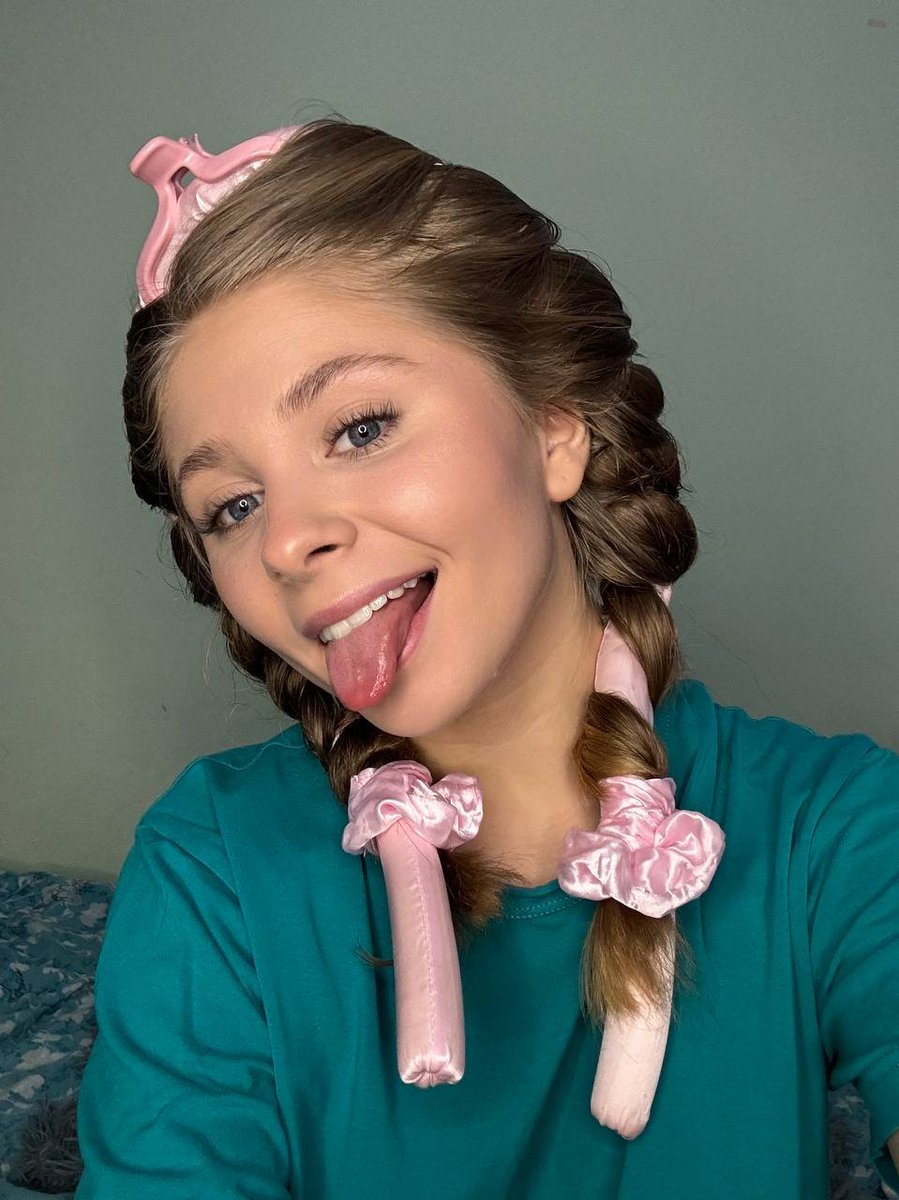 CandyLipsOff's tweet photo. 😋 https://t.co/a63XxtLs6O