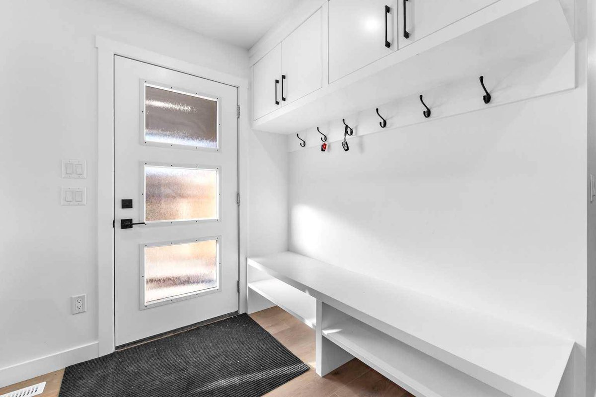 RyanParry's tweet image. 8020 Huntwick HL Northeast, Calgary, AB T2K 4H1 just hit the market!
Take a look at this awesome space: ryanparry.com/d8rb318t