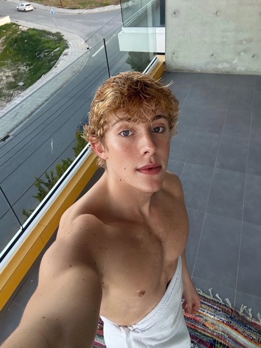 Watch ANGELICBOY's leaked NSFW photo on TwXstars