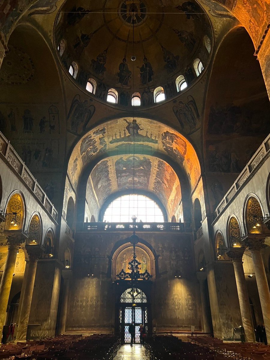 GALA_KANEKO's tweet photo. イタリアで仕入れ中のバイヤーから写真いただきました

贅沢を楽しんでいることが写真からうかがえます

現場からは以上です https://t.co/5aFkjFRAKQ