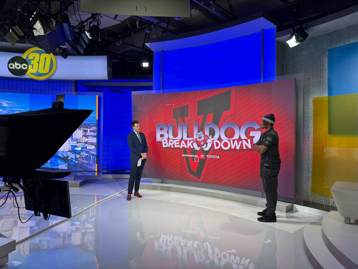 StephenABC30's tweet photo. Look who's @ABC30 👀
Hear from @FresnoStateBSB's Murf Gray on his offseason in the Cape Cod League, his preseason honors & outlook for the season.
Catch the chat in #BulldogBreakdown at 6:50 PM! https://t.co/WnOv4J8Le3