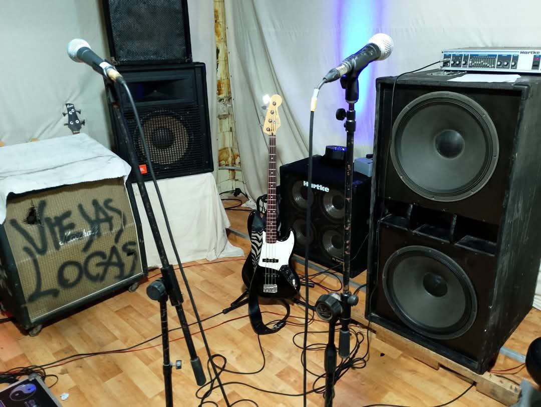 PityRockAndRoll's tweet photo. ¿¡Quieren rock!? https://t.co/HAXeoIVoMc