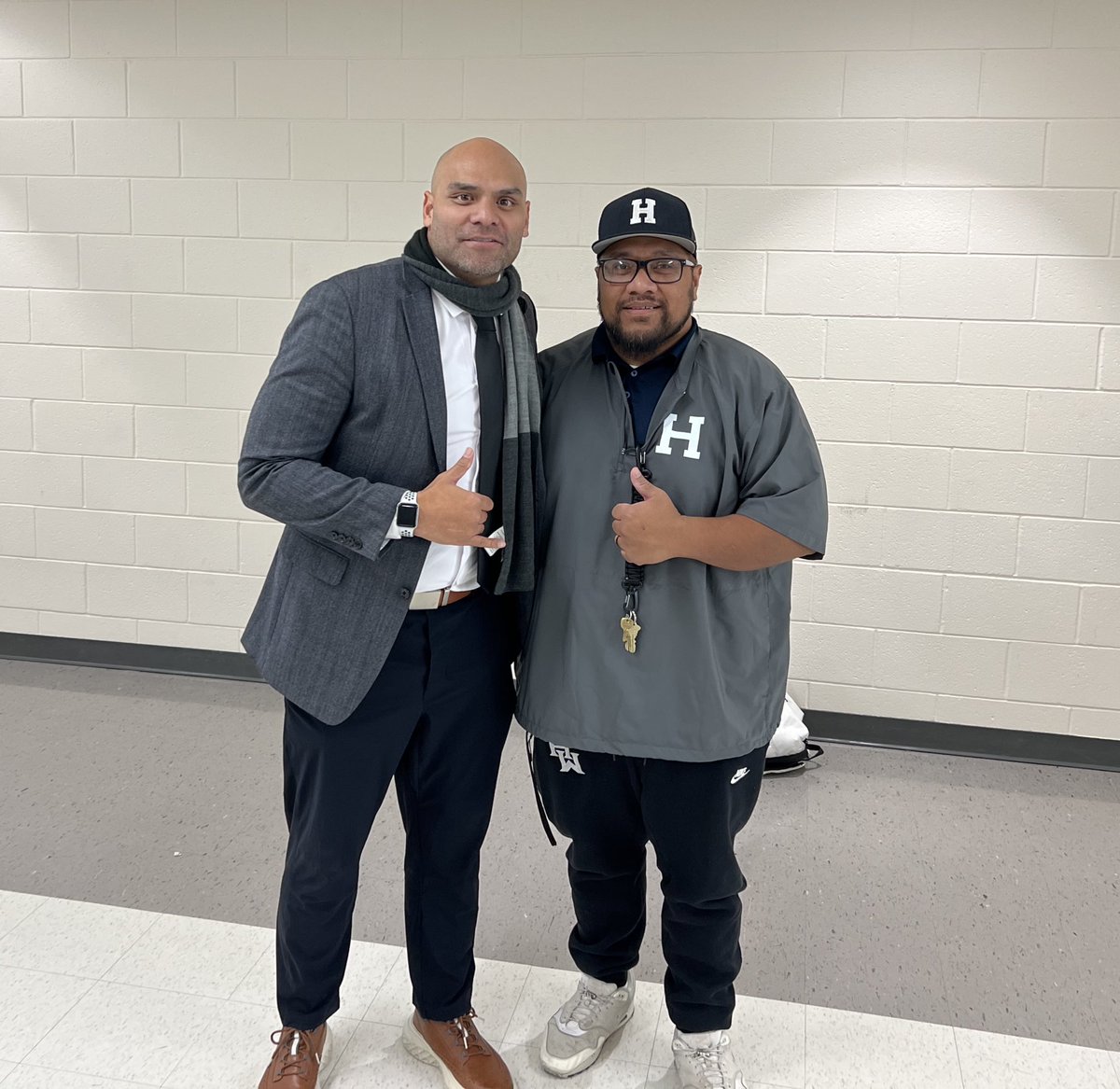 Coach_Tongi_wvc's tweet photo. Big s/o to my BROTHER and Head Coach @fuivakapuna @utahislanders for stopping by and paying us a visit! Super proud and excited to see all the big things he’ll get done and the future of the Utah Islanders program! 

#WestSideHunterPride
#VakapunaBloodline
#02Gang https://t.co/vx7YwVeJx4