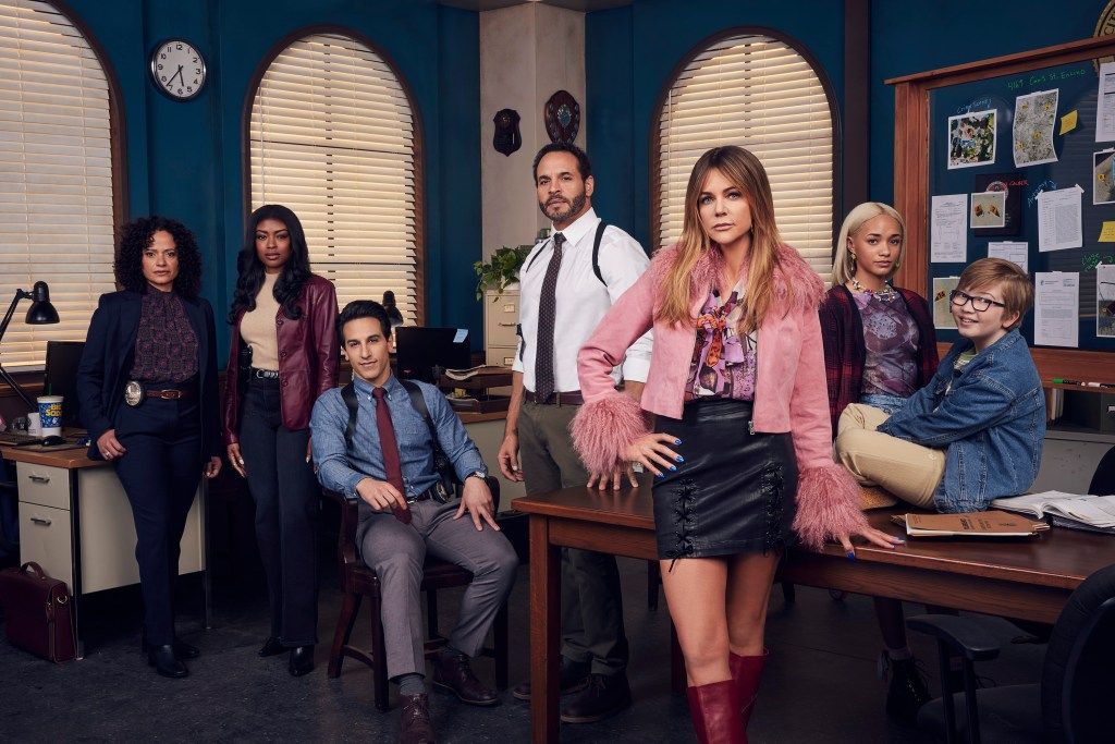 "High Potential", the ABC series with Matthew Lamb ("Ragtime", "Merrily We Roll Along"), has been renewed for a second season! deadline.com/2025/01/high-p…