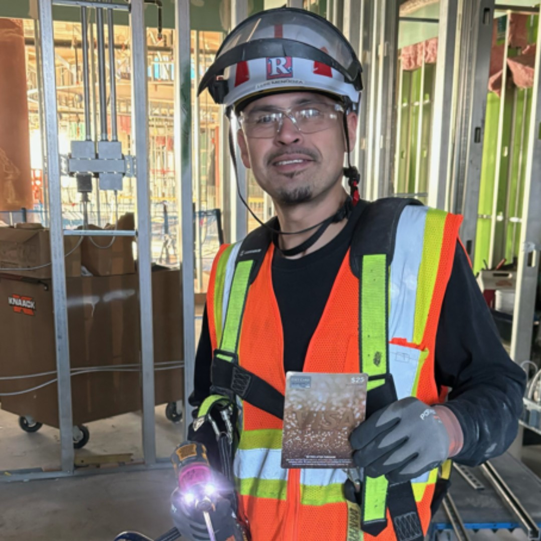 TheRaymondGroup's tweet photo. A big #SafetyShoutOut to Luis Mendoza at our UCB Gateway Project in Northern California! Luis exemplifies safety leadership on the job site and is always proactive in asking questions about safety. Great work, Luis! #BeSafeWorkSmart #RaymondSafe https://t.co/Zwepu3Gl9L